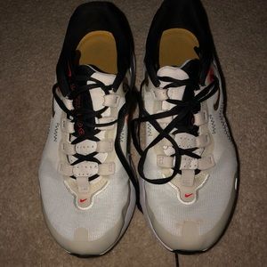 Nike React Escape Run Used Sneakers